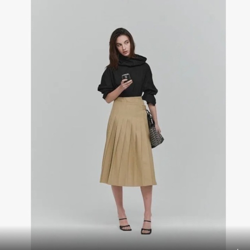 Gerard Darel Paris vintage pleated khaki tan midi skirt